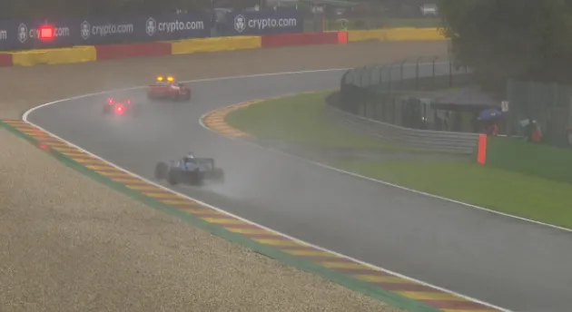 Chuva forte comprometeu a corrida em Spa