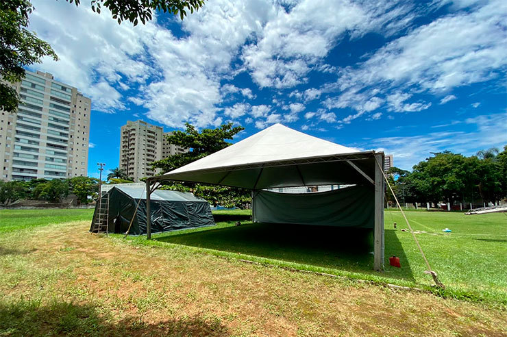 UNITAU cede espaço para montagem de tendas de apoio à testagem de Covid-19 