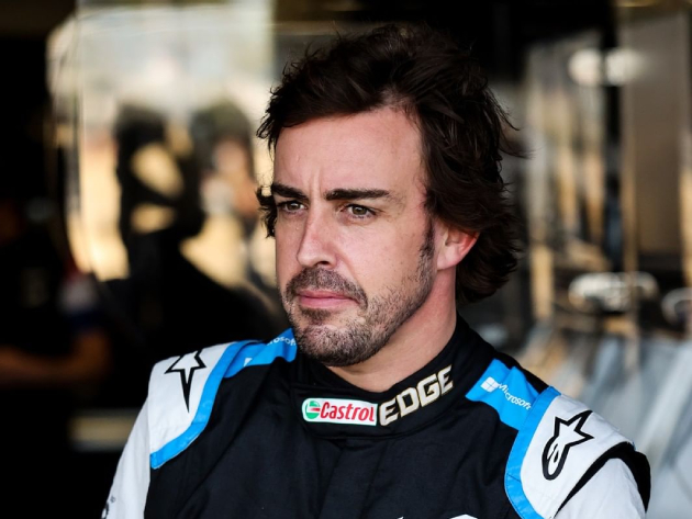 Alonso revela quais pilotos o fizeram "ligar a TV" durante sua pausa na F1