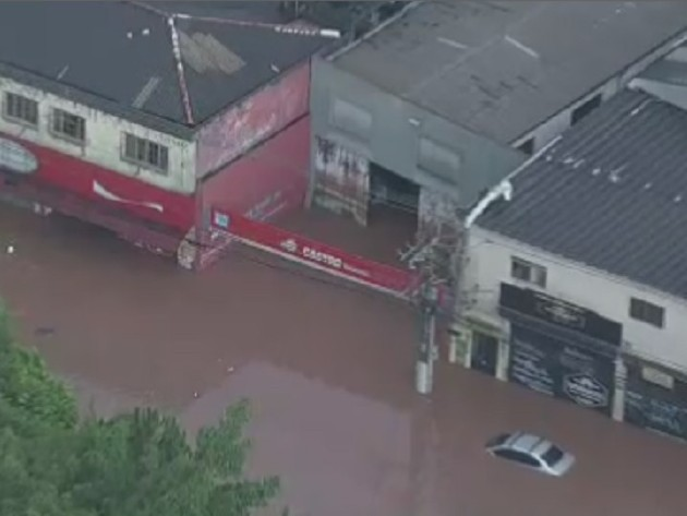 Chuva já causa transtornos na cidade de São Paulo nesta segunda-feira (14) Reprodução