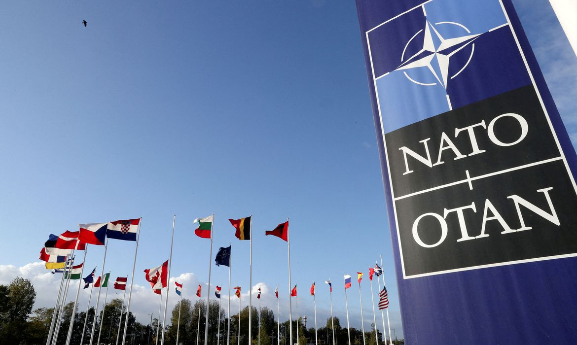 OTAN aprova reforço militar na Europa e vê China como “desafio”