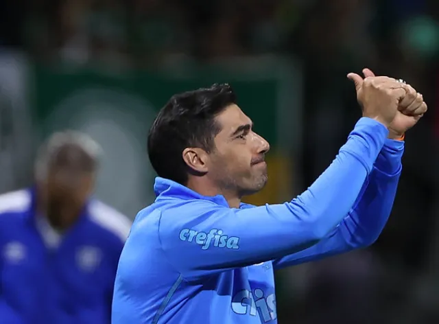 Abel Ferreira comandando o Palmeiras diante do Avaí