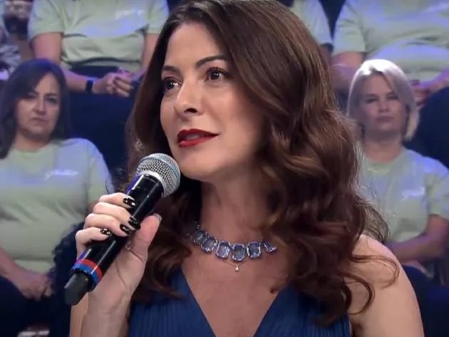 Ana Paula Padrão é jornalista e apresentadora do MasterChef Brasil