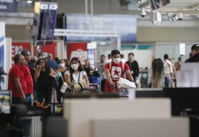 Prefeito de Guarulhos pede reforço de barreiras sanitárias no aeroporto de Cumbica Agência Brasil