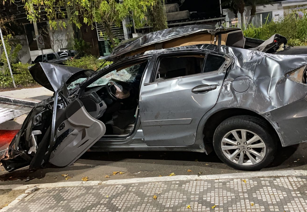 Duas pessoas morreram e outra ficou gravemente ferida devido a capotamento na Via Dutra, em Pindamonhangaba Henrique Reis/Arquivo Pessoal