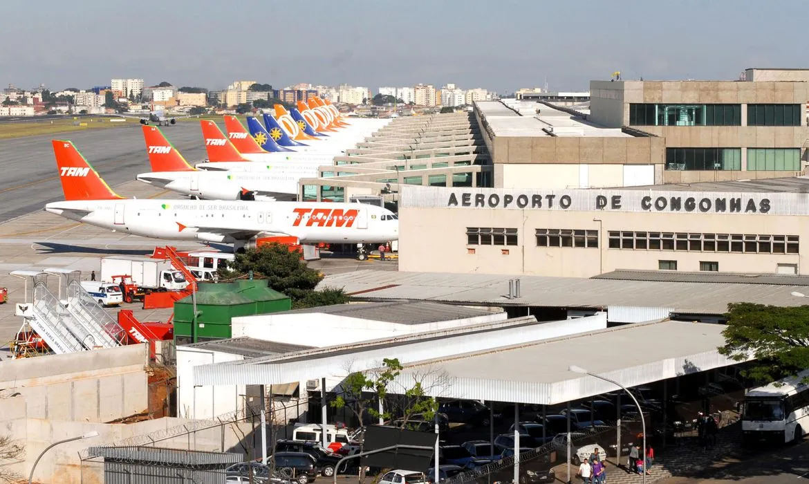 O leilão ocorreu nesta quinta-feira e o aeroporto por vendido por R$ 2,45 bilhões.