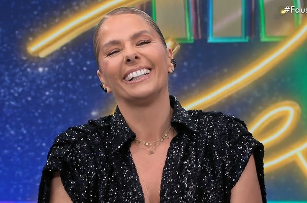 Adriane Galisteu relembrou a carreira e vida pessoal no Faustão Reprodução/Band