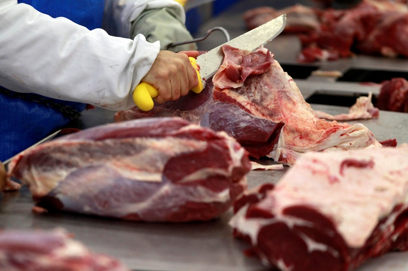 Governo anuncia redução de imposto na importação de carne, feijão e outros bens