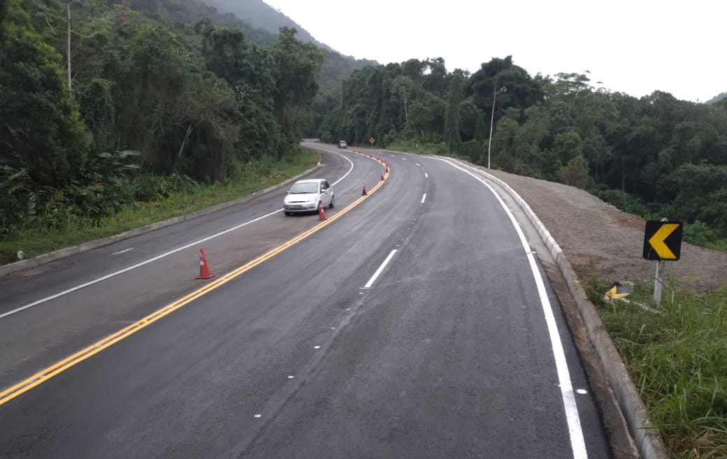 Após um mês de obras, Rio-Santos tem tráfego totalmente liberado em Ubatuba