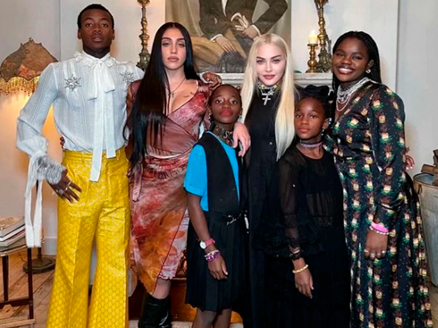 Madonna reúne seus filhos para o Dia de Ação de Graças; veja foto