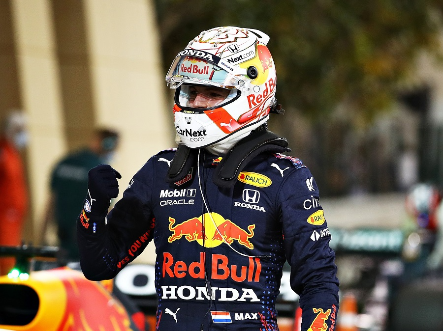 F1 na Band: Verstappen é punido por incidente com Hamilton, mas mantém 2º lugar