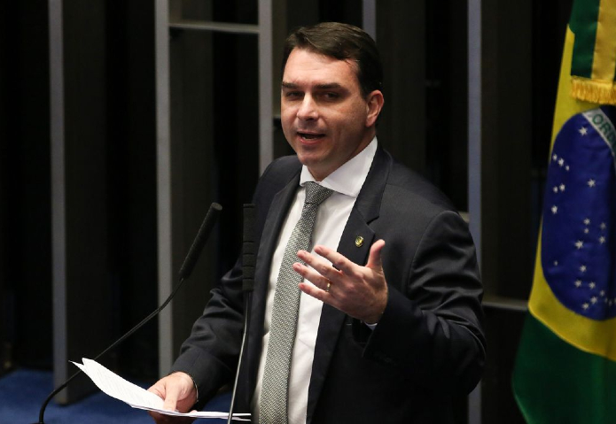 Flávio Bolsonaro teria feito o esquema de “rachadinha” quando era deputado estadual Fabio Rodrigues Pozzebom/Agência Brasil