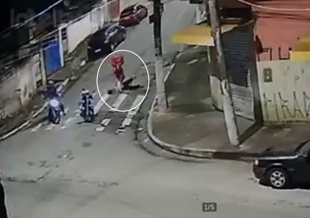 Mulher é agredida durante roubo de celular na zona sul de São Paulo
