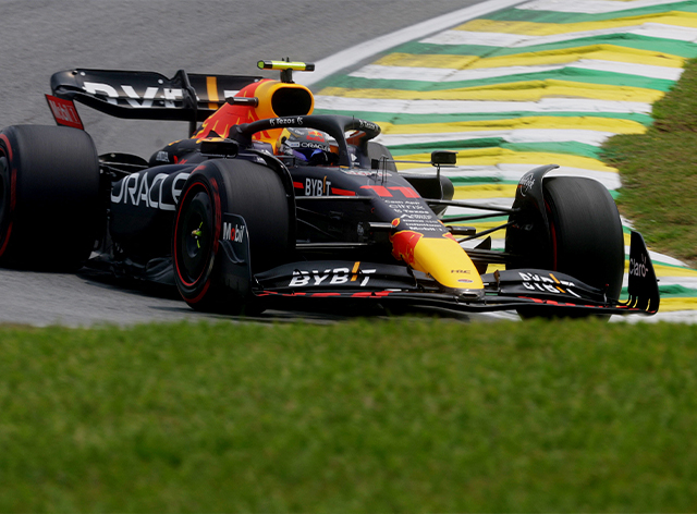 Sérgio Pérez em ação durante o primeiro treino livre em Interlagos Ricardo Moraes / Reuters