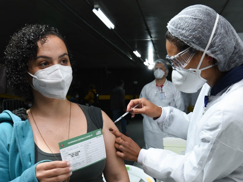 Vacinação do público com 29 anos começa nesta terça-feira (27). Foto: Edson Hatakeyama/Secretaria Municipal de Saúde de SP