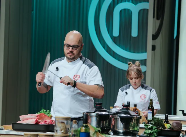 MasterChef Profissionais: Ananda é eliminada e emociona Ana Paula