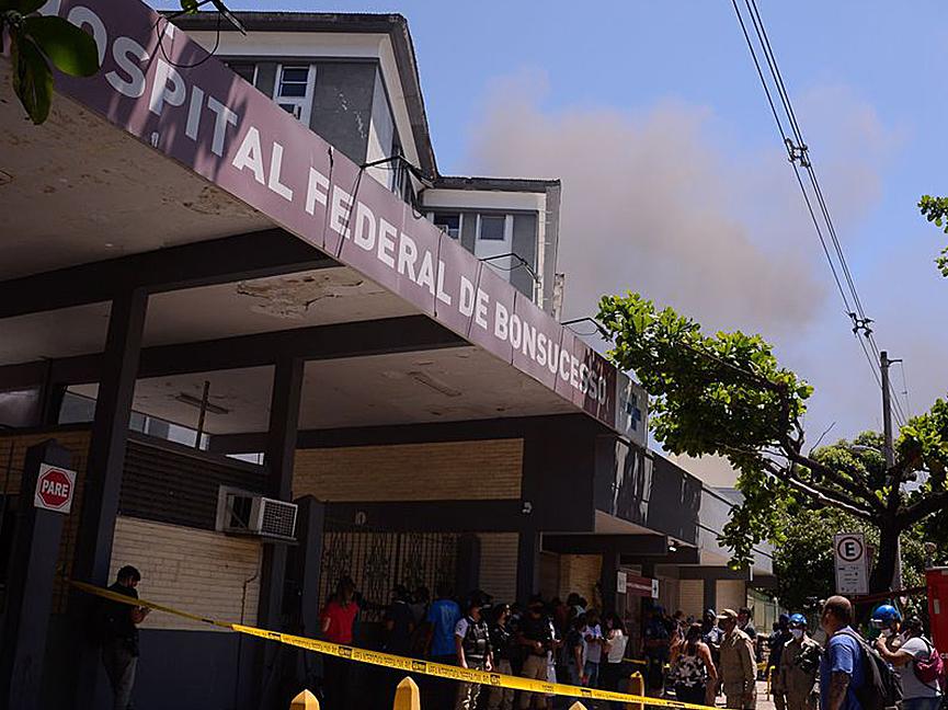 Sobe para 15 o número de mortos após incêndio no Hospital de Bonsucesso Tânia Rêgo/Agência Brasil 