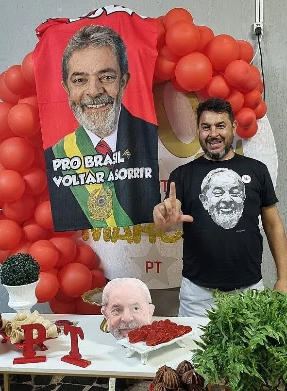 Marcelo Arruda comemorava o aniversário de 50 anos quando foi morto