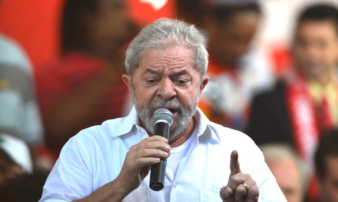 Eleições: Lula critica Bolsonaro por nova mudança na presidência da Petrobras