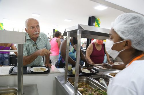 Moradores de São Gonçalo vão contar com uma ceia de Natal e Ano Novo por R$1 Prefeitura de São Gonçalo