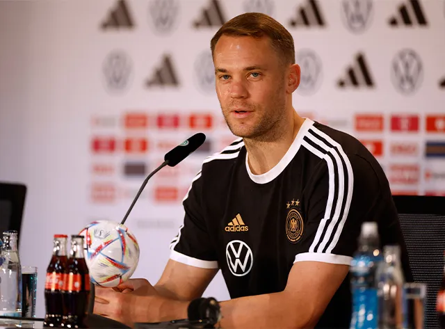 Manuel Neuer durante coletiva no Catar