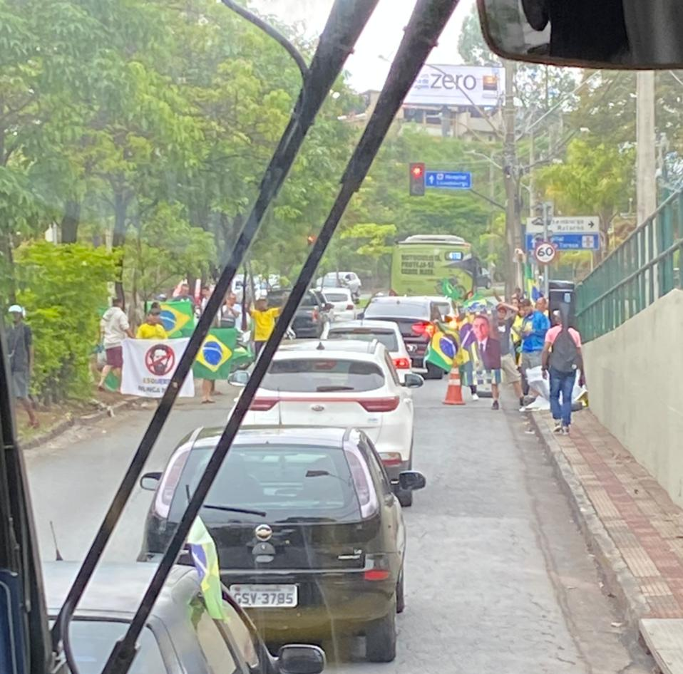 Manifestantes não aceitam o resultado das eleições Daniel Abreu/Band Minas