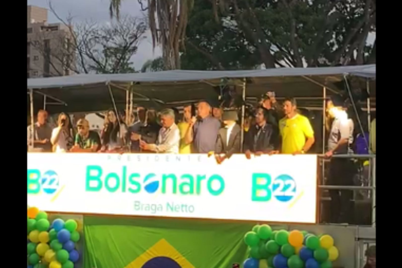 O presidente liderou uma motociata da Praça da Pampulha até o Centro da capital Luciano Dias/TV Band Minas