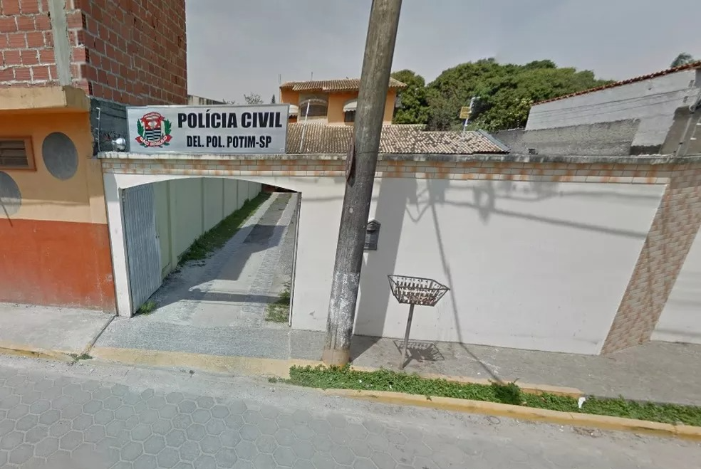 Homem é preso após agredir mulher com um pedaço de pau em Potim Reprodução/ Google Maps