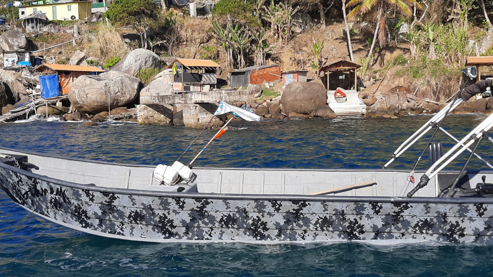 Imagens: CiaMar Pesca ilegal em Ilhabela