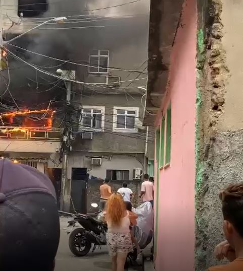 O incêndio aconteceu na tarde desta quinta-feira (28). Foto: Reprodução/Redes Sociais