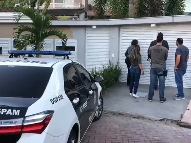 Polícia Civil cumpre mandado de busca e apreensão na casa do cantor Nego do Borel no RJ