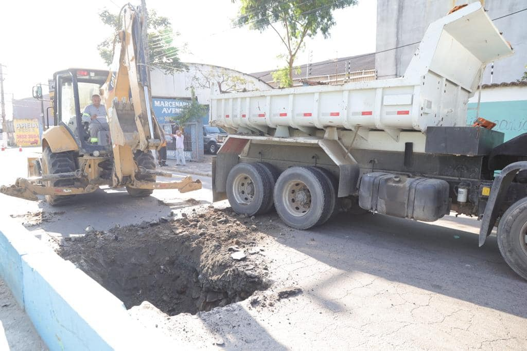 Trânsito no local segue interrompido e foi desviado para a Rua Antônio Goulart Marmo Divulgação/ PMSSB