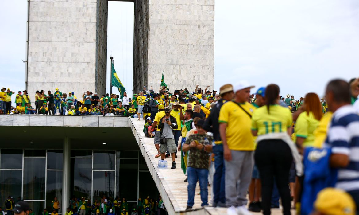 Camisas da Seleção foram utilizadas por manifestantes anti-democráticos na ação Marcelo Camargo/Agência Brasil