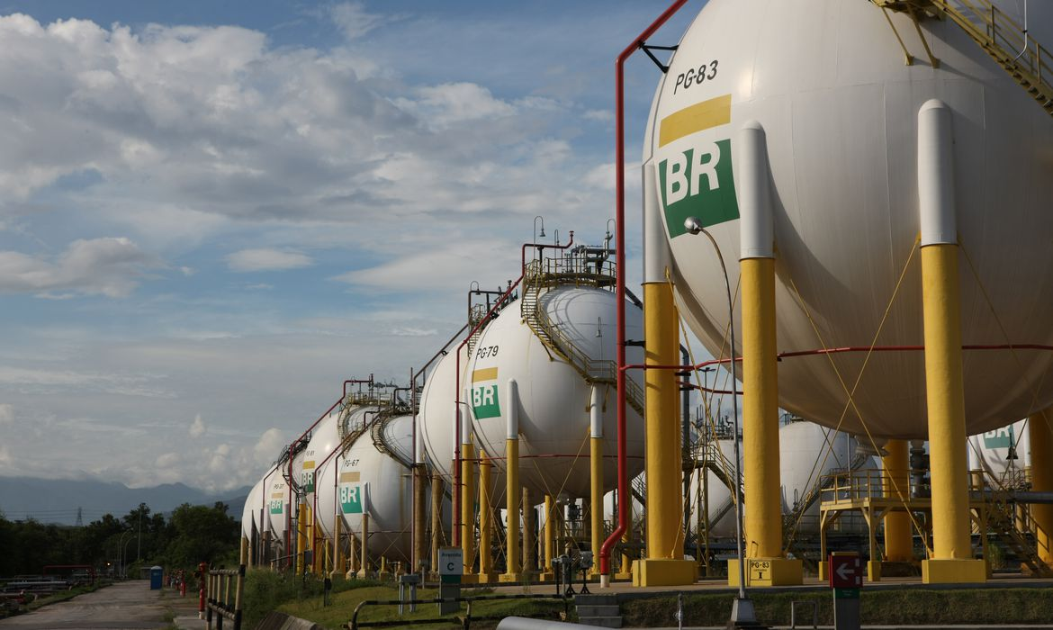 Novo valor entra em vigor nas refinarias na sexta (02), mas repasse ao consumidor final de Foto: Agência Petrobras