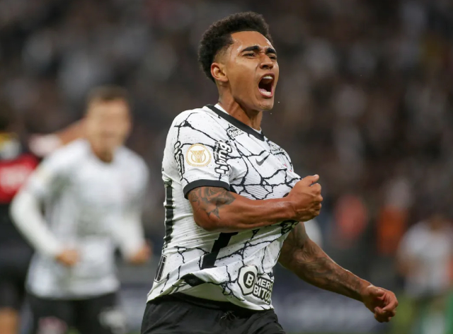 Após classificação do Corinthians, Du Queiroz relembra que jogou bola na cadeia Agência Corinthians