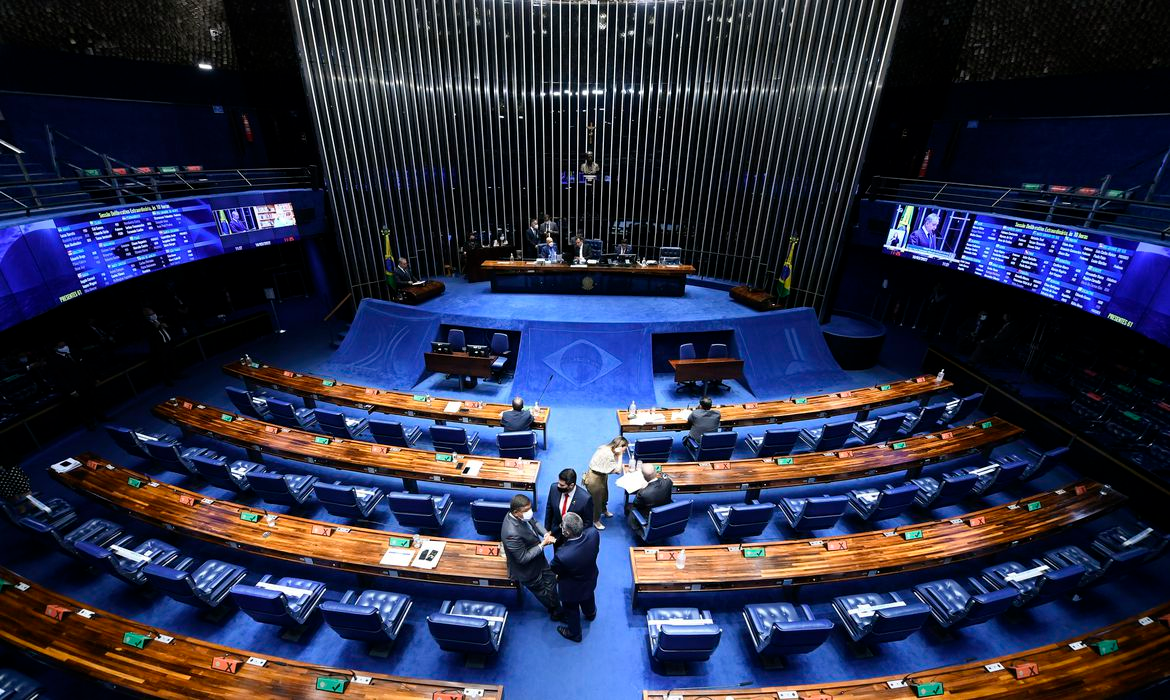 Senado aprova MP que aumenta valor mínimo do Auxílio Brasil para R$ 400 Agência Brasil