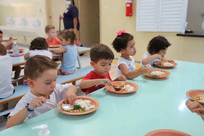 Nova empresa já assumiu a distribuição da merenda