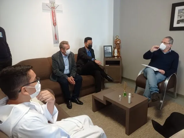 Secretário de Saúde se reúne com representantes municipais do Oeste Paulista