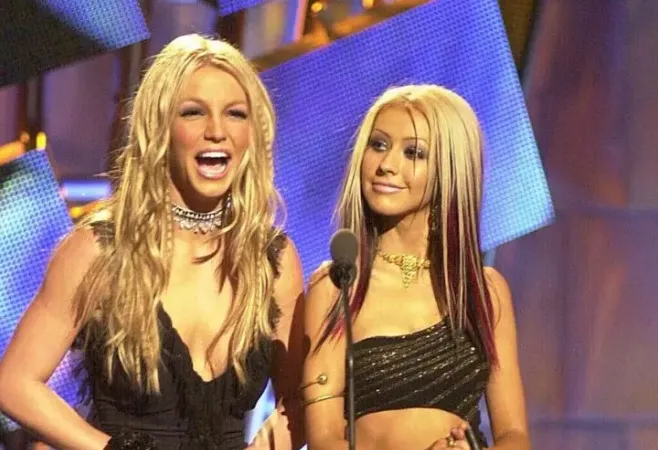 Britney Spears e Cristina Aguilera no MTV Video Music Awards 2000