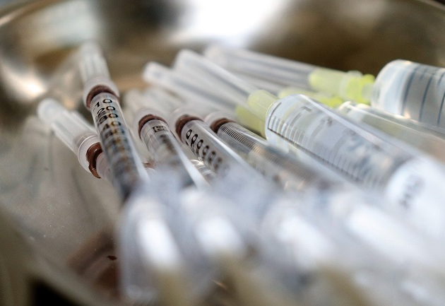 Vacinação no Brasil: Governo compra 138 milhões de vacinas da Pfizer e Janssen  Reprodução