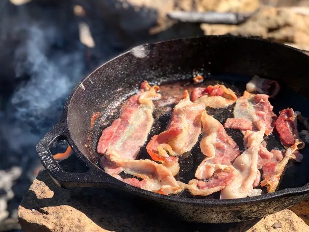 Le Cordon Bleu explica o que faz o bacon ser tão gostoso