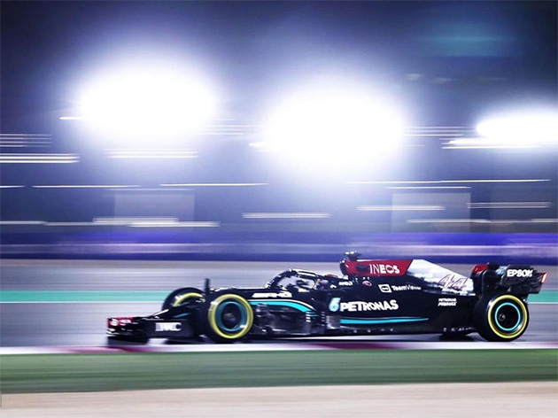 Hamilton domina GP do Catar e esquenta briga pelo título; Verstappen chega em segundo