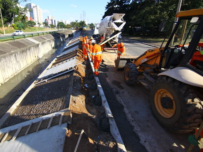 São José realiza serviço de recapeamento da Avenida Teotônio Vilela Claudio Vieira/PMSJC