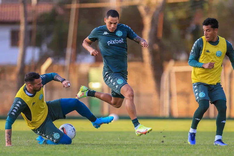 Com a camisa do Bugre, Giovanni Augusto tem seis gols e três assistências em 25 partidas.