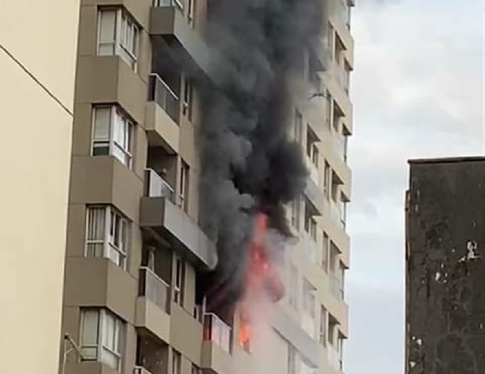 Incêndio começou na tarde de domingo Reprodução