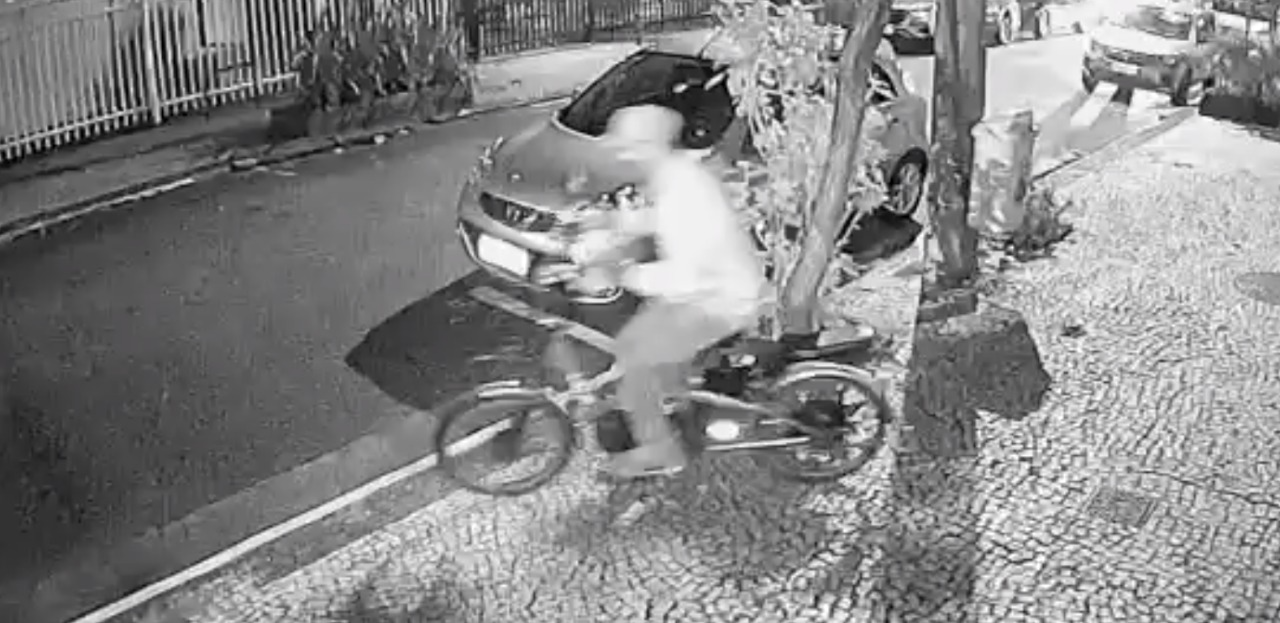 Polícia identifica integrantes de quadrilha de roubos de bicicletas na Zona Sul Reprodução/Câmeras de segurança