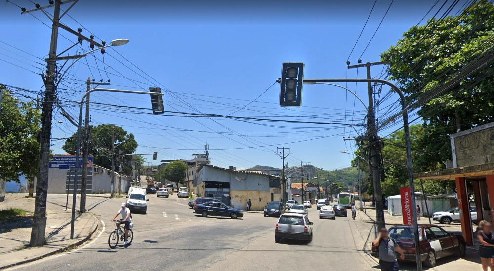 Semáforos da Avenida Adhemar Bebiano ficavam recorrentemente sem energia Google Maps