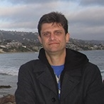 Mário Abbade é diretor, roteirista, jornalista, pesquisador e crítico de cinema.