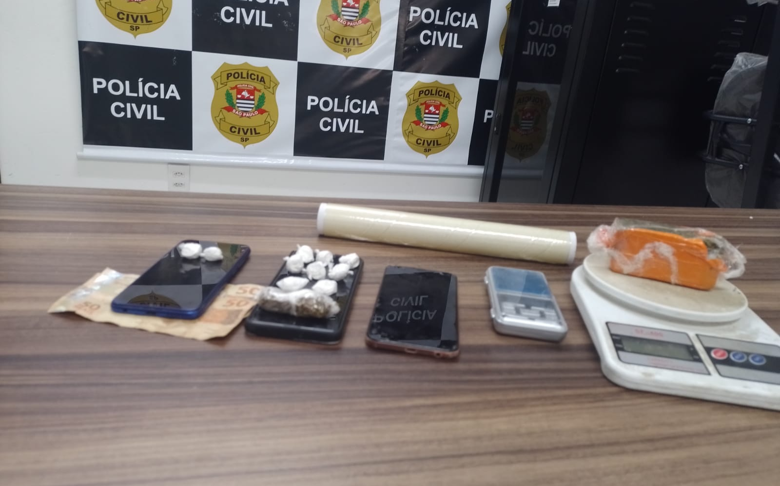 As prisões contaram com o apoios de Policiais Civis da DISE e do 1º DP de São Sebastião Divulgação/ Polícia Civil