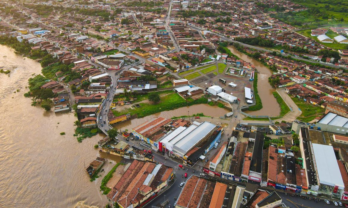 Chuvas deixaram várias cidades alagoanas alagadas Divulgação/Defesa Civil de Alagoas